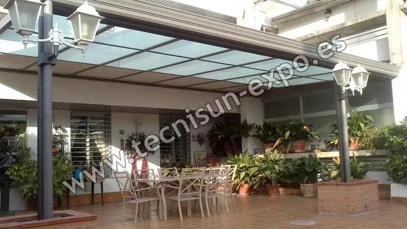 Techo de Aluminio con Vidrio de Seguridad — Granada - Imagen 2
