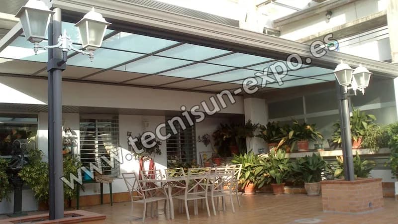 Techo de Aluminio con Vidrio de Seguridad — Granada - Imagen 3