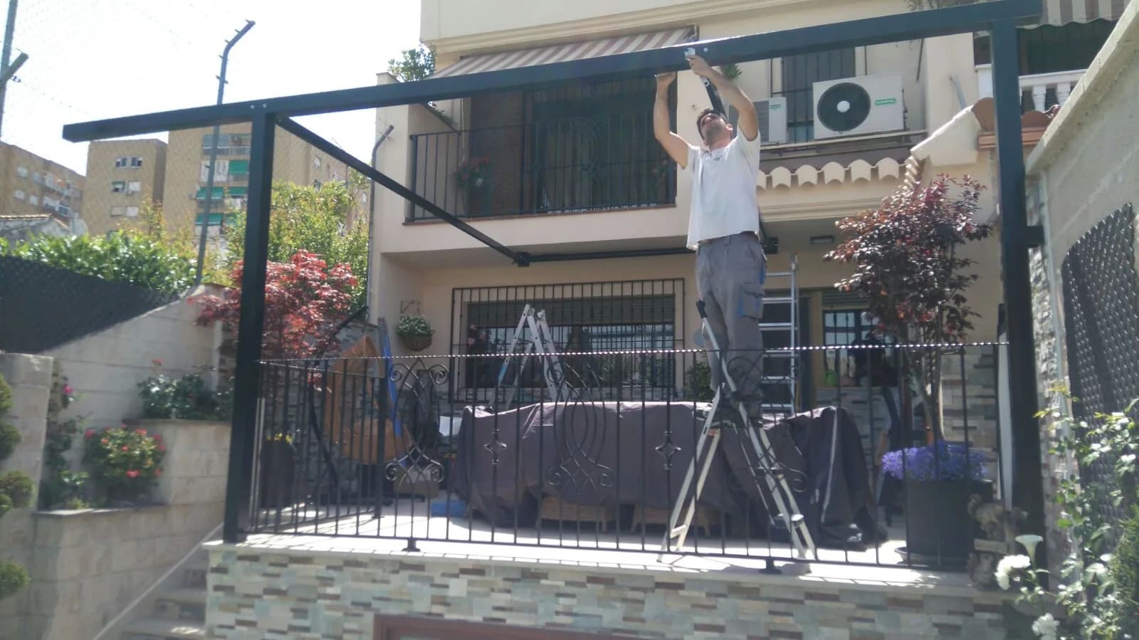 Toldo y Estores SAXUN en Terraza Exterior - Imagen 2